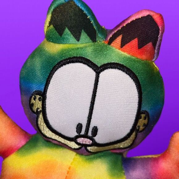 2018 GARFIELD Odie Rainbow Tie Dye Toy Factory 9" Stands Plush 40th Birthday - Picture 2 of 5